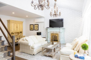 The Winchester Room - Quiet Private Victorian Style Brand New Gorgeous 3BD in Burlington